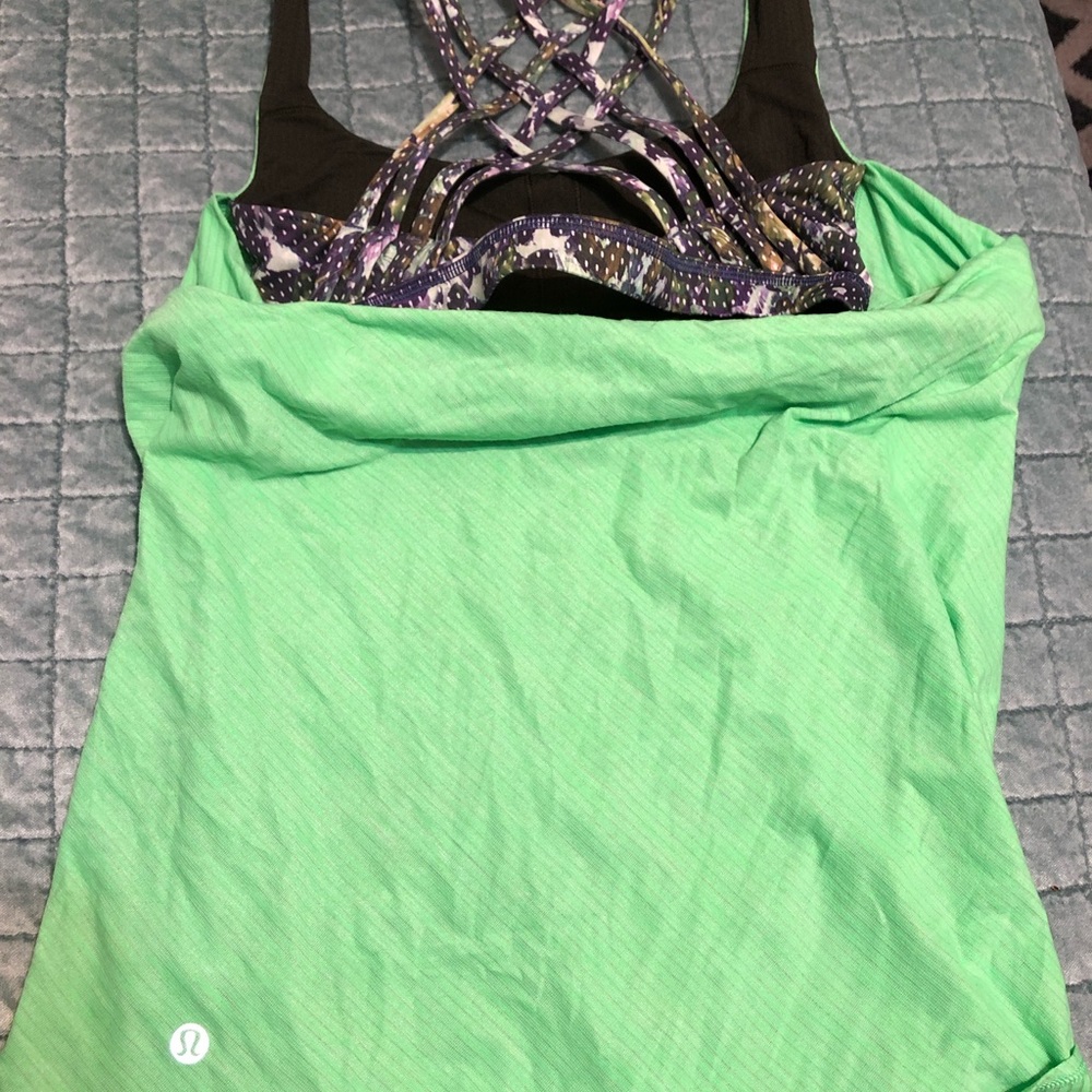 Lululemon workout tank with built in bra